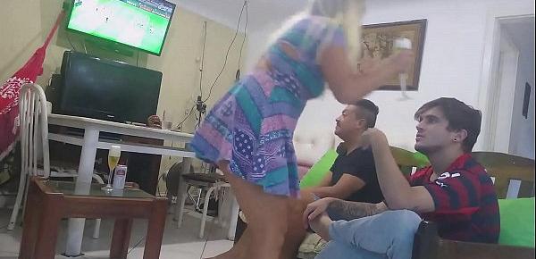  Acabei comendo a Esposa Paty Bumbum do meu amigo El Toro De Oro Escondido na casa dele